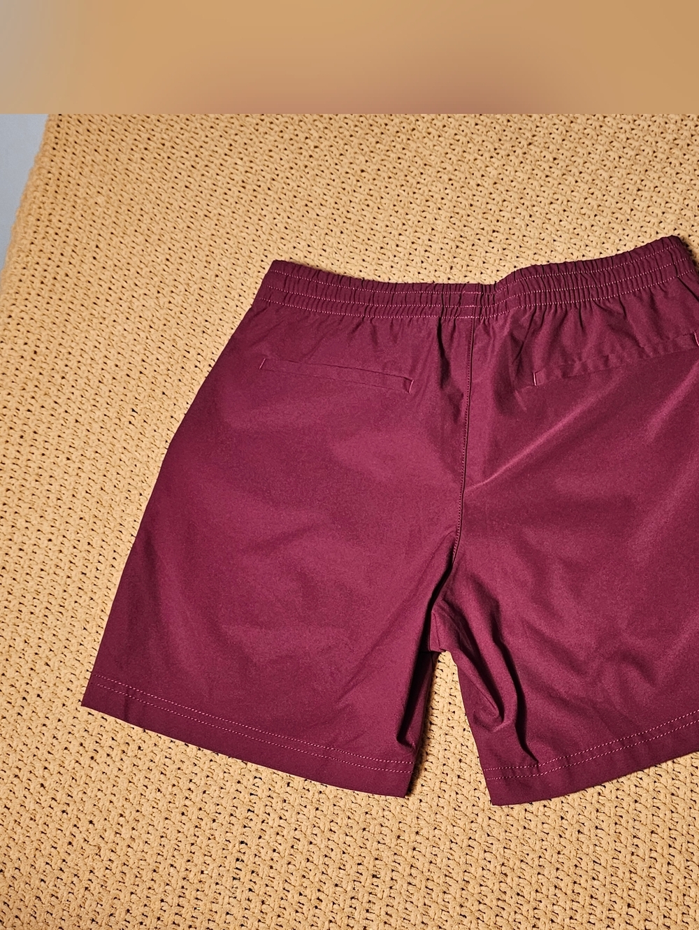 J.Crew 6" Tech Dock Shorts Mens Size Medium - Picture 2 of 3